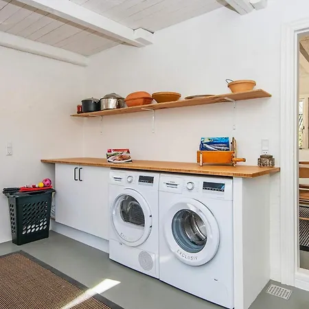 Charming Village Retreat 펜션 Ulfborg